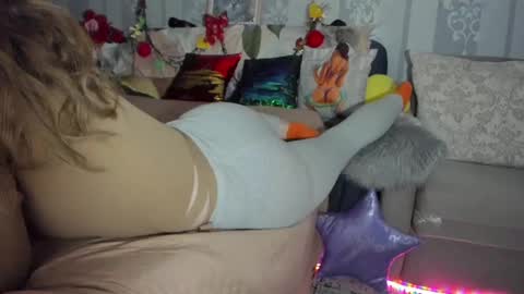 Snapshot of meganfox3325 chatting on February 27, 2025, 5:58 pm Nicki--------- Welcome to my Room online show from February 27, 2025, 5:58 pm