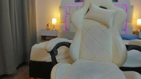 Megan Queen online show from May 29, 2026, 12:47 pm