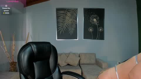 Snapshot of meganscottx chatting on December 3, 2024, 7:44 pm Megan online show from December 3, 2024, 7:44 pm