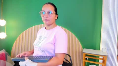 Snapshot of megansumer chatting on May 27, 2026, 12:13 pm Megan online show from May 27, 2026, 12:13 pm