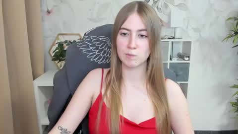 Snapshot of meganx_candy chatting on December 2, 2024, 6:32 pm Megan online show from December 2, 2024, 6:32 pm