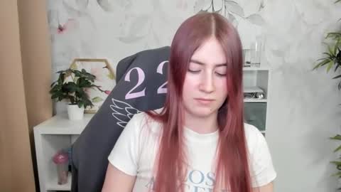 Snapshot of meganx_candy chatting on February 3, 2025, 5:24 pm Megan online show from February 3, 2025, 5:24 pm