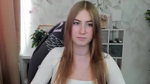 Snapshot of meganx_candy chatting on October 1, 2025, 12:33 pm Megan online show from October 1, 2025, 12:33 pm