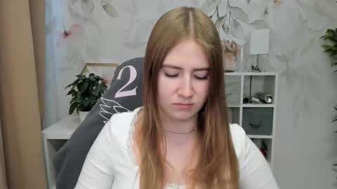 Snapshot of meganx_candy chatting on October 2, 2025, 5:47 am Megan online show from October 2, 2025, 5:47 am