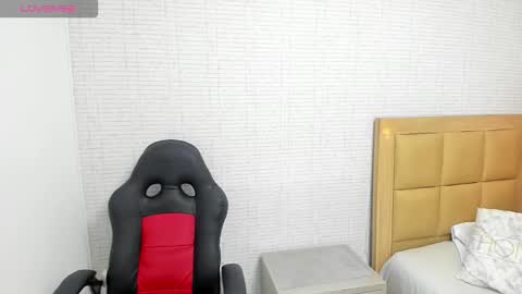 M E G A N  online show from September 24, 2025, 12:41 pm