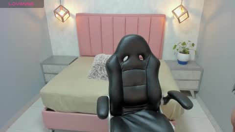 M E G A N  online show from October 6, 2025, 12:46 pm