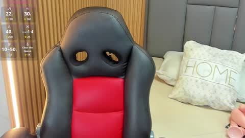 M E G A N  online show from November 14, 2025, 2:43 am