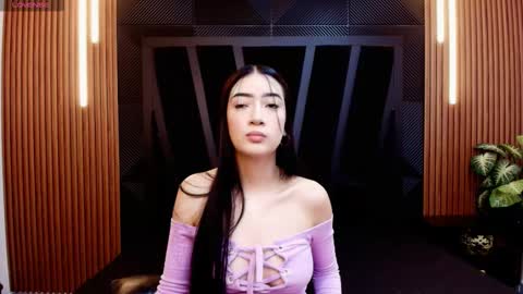 Snapshot of meggan_luxx chatting on March 27, 2026, 11:10 am MEGGAN LUXX online show from March 27, 2026, 11:10 am