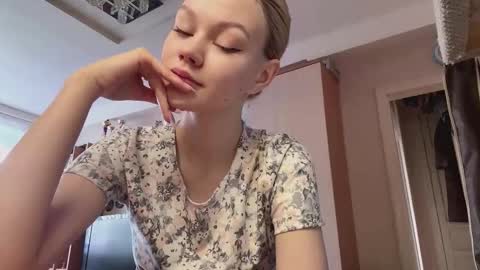 Mia online show from February 23, 2026, 8:12 am