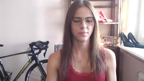 Megi online show from April 9, 2026, 1:16 pm