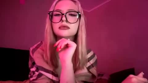 Snapshot of megtabbaa chatting on June 20, 2026, 8:28 am Sophie online show from June 20, 2026, 8:28 am