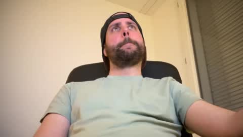 Snapshot of meholic chatting on February 3, 2025, 6:39 pm ChrisBigD online show from February 3, 2025, 6:39 pm