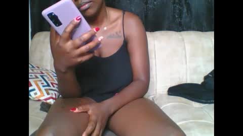 pretty online show from March 5, 2025, 6:12 am