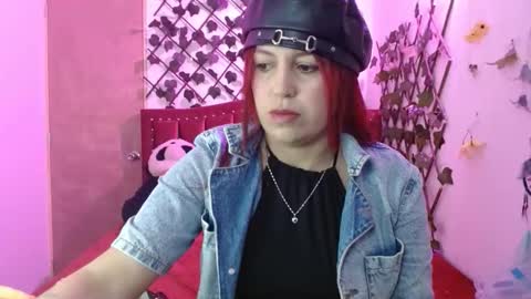 Snapshot of melani_cute01 chatting on November 11, 2025, 12:43 am melani_cute01 online show from November 11, 2025, 12:43 am