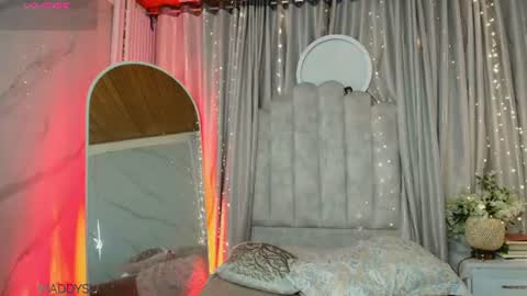 Melani sunny online show from June 25, 2026, 5:12 am