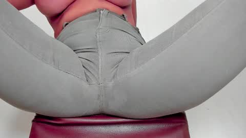 Snapshot of melania_browis chatting on March 19, 2026, 3:49 pm Melania online show from March 19, 2026, 3:49 pm