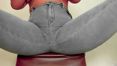 Snapshot of melania_browis chatting on April 10, 2026, 2:22 pm Melania online show from April 10, 2026, 2:22 pm