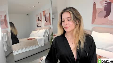 Melanie Baez online show from February 7, 2025, 4:06 am