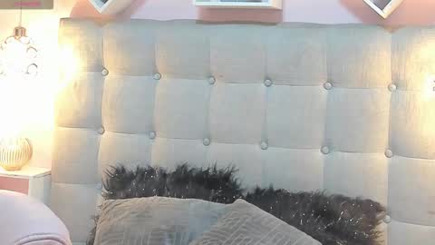 Snapshot of melanie_hh chatting on September 15, 2025, 4:12 am Melanie  online show from September 15, 2025, 4:12 am