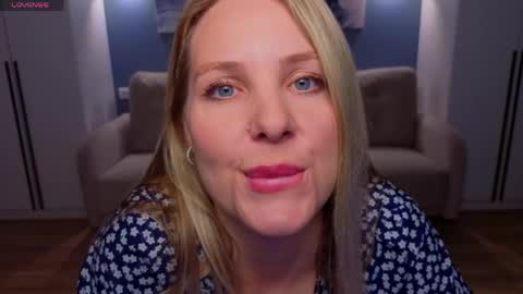 Melanie Bennett online show from May 21, 2026, 6:53 am