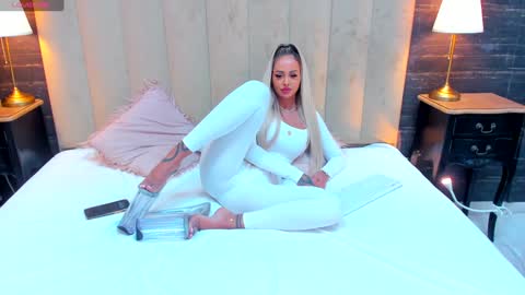 OF melanielexxx online show from December 19, 2024, 6:45 pm