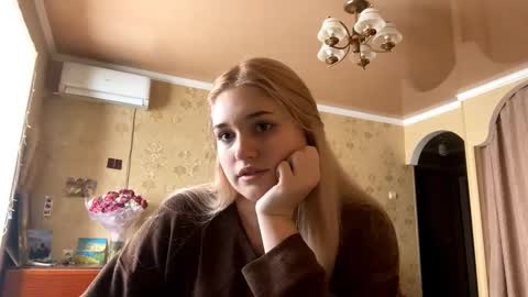 Snapshot of melaniepavan chatting on November 21, 2025, 9:08 am Marry online show from November 21, 2025, 9:08 am