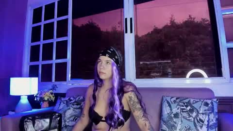 Melanie Roux online show from October 25, 2025, 11:40 am