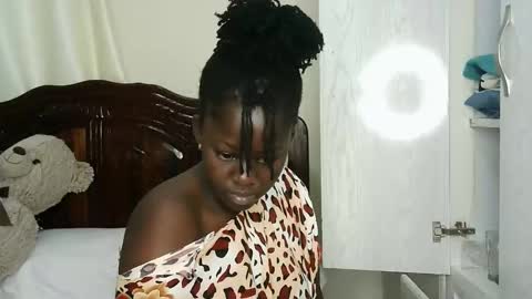 melanin_juicey8 online show from May 18, 2026, 5:35 am