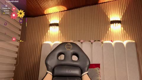 melanny_petite online show from April 1, 2026, 1:41 pm