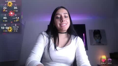 melanny_petite online show from April 24, 2026, 1:57 pm