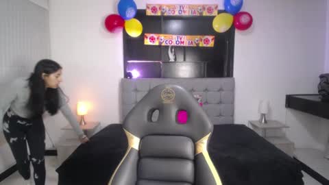 melanny_petite online show from July 10, 2026, 12:30 pm