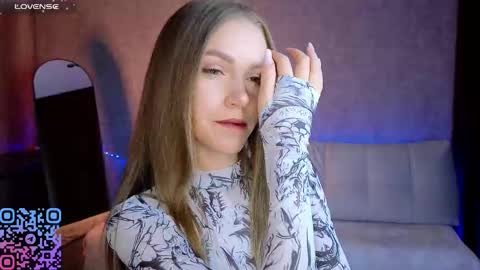 Melee Eva - Thumbs Up please  online show from March 18, 2026, 3:48 pm