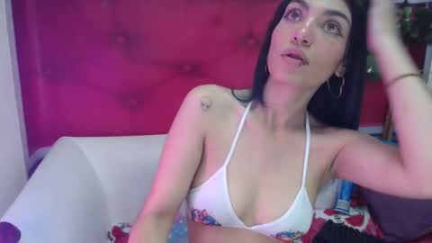 melhiza online show from February 19, 2025, 6:43 pm