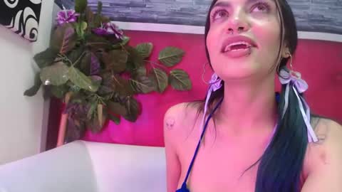 melhiza online show from March 12, 2025, 4:56 pm