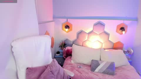 Melissa 3 online show from January 31, 2025, 11:45 pm