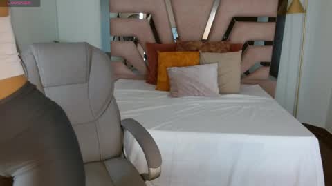 melissa_lenox online show from May 27, 2026, 12:02 pm