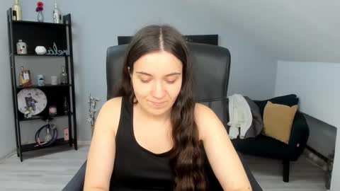 melissawiliam online show from October 21, 2025, 10:49 am