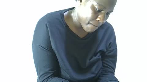 Snapshot of mellanine_ebony chatting on April 24, 2026, 7:00 am mellanine_ebony online show from April 24, 2026, 7:00 am