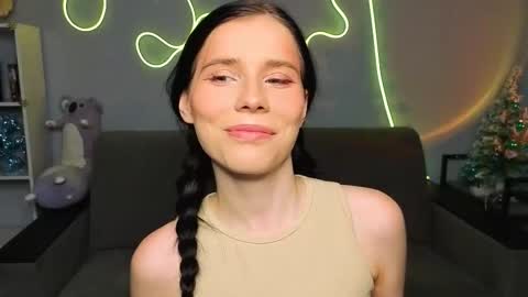 mellhyees online show from January 17, 2026, 5:27 pm