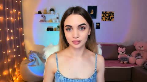 Snapshot of mellifluoustess chatting on December 22, 2024, 1:45 am Tessa online show from December 22, 2024, 1:45 am