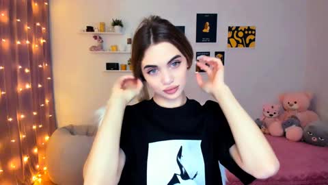 Snapshot of mellifluoustess chatting on December 24, 2024, 9:22 pm Tessa online show from December 24, 2024, 9:22 pm