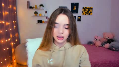 Snapshot of mellifluoustess chatting on February 6, 2025, 9:49 pm Tessa online show from February 6, 2025, 9:49 pm