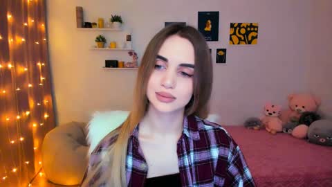 Snapshot of mellifluoustess chatting on February 7, 2025, 9:26 pm Tessa online show from February 7, 2025, 9:26 pm