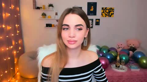 Snapshot of mellifluoustess chatting on February 9, 2025, 10:32 pm Tessa online show from February 9, 2025, 10:32 pm