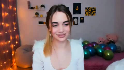 Snapshot of mellifluoustess chatting on February 13, 2025, 1:19 am Tessa online show from February 13, 2025, 1:19 am