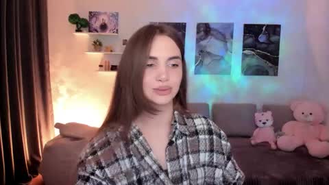 Tessa online show from April 13, 2026, 8:36 pm