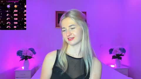 Snapshot of mellina_tey chatting on December 5, 2024, 10:23 pm Mellina online show from December 5, 2024, 10:23 pm