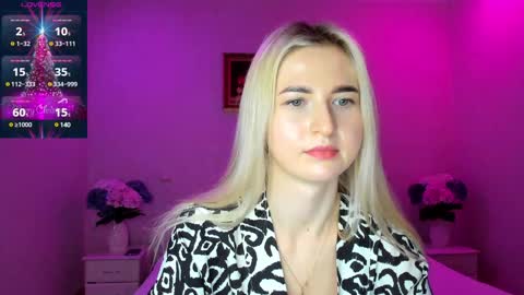 Snapshot of mellina_tey chatting on December 10, 2024, 12:17 am Mellina online show from December 10, 2024, 12:17 am
