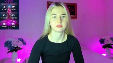 Snapshot of mellina_tey chatting on December 12, 2024, 8:43 pm Mellina online show from December 12, 2024, 8:43 pm