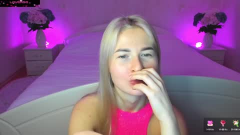 Snapshot of mellina_tey chatting on December 21, 2024, 10:19 pm Mellina online show from December 21, 2024, 10:19 pm